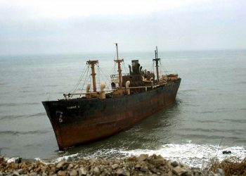 Hình Ảnh Tàu IOANNIS K. Của Hy Lạp Mắc Cạn Tại Bãi Sau Vũng Tàu 1968