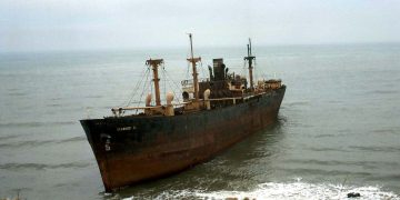 Hình Ảnh Tàu IOANNIS K. Của Hy Lạp Mắc Cạn Tại Bãi Sau Vũng Tàu 1968