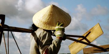 Hình Ảnh “Nón Lá” Trong Những Ca Khúc Nhạc Vàng Xưa